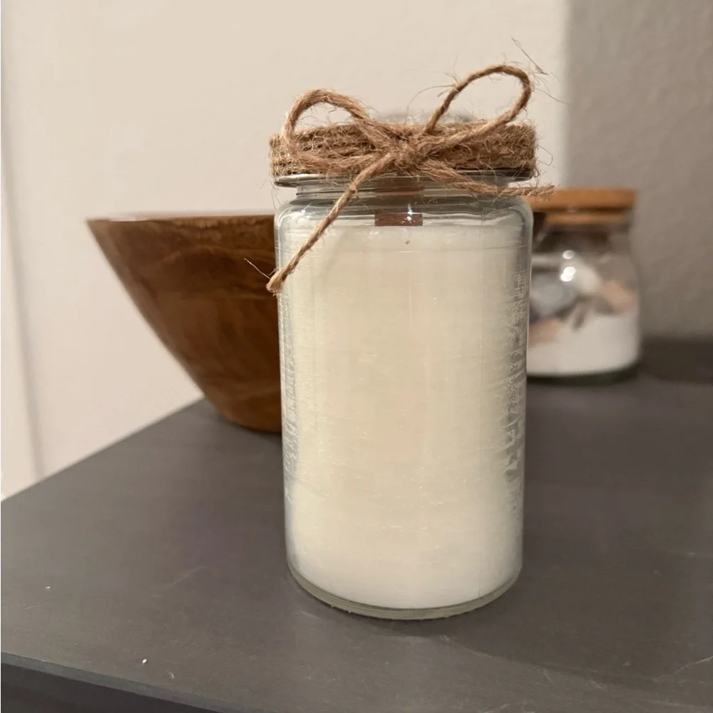 Rustic Boho Candle - Eucalyptus & Lavender - Picture 2 of 3